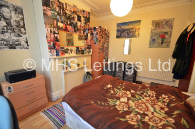 Thumbnail photo of 6 Bedroom Mid Terraced House in 41 Hartley Crescent, Leeds, LS6 2LL