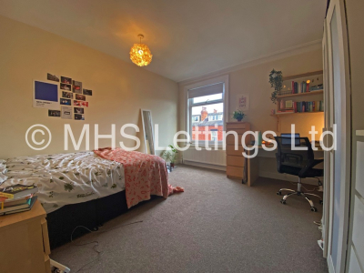 Thumbnail photo of 4 Bedroom Mid Terraced House in 31 Beechwood Terrace, Leeds, LS4 2NG