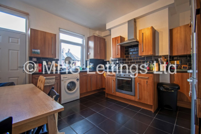 Thumbnail photo of 4 Bedroom Mid Terraced House in 9 Beechwood View, Leeds, LS4 2LP