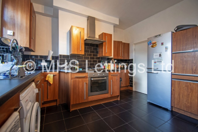 Thumbnail photo of 4 Bedroom Mid Terraced House in 9 Beechwood View, Leeds, LS4 2LP