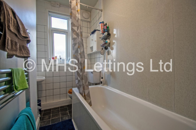 Thumbnail photo of 4 Bedroom Mid Terraced House in 9 Beechwood View, Leeds, LS4 2LP