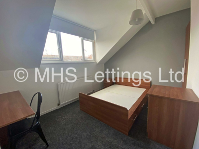 Thumbnail photo of 4 Bedroom End Terraced House in 24 Newport View, Leeds, LS6 3BX