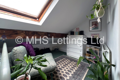 Thumbnail photo of 6 Bedroom Mid Terraced House in 15 Stanmore Road, Leeds, LS4 2RU