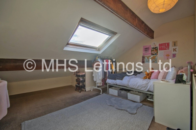 Thumbnail photo of 6 Bedroom Mid Terraced House in 197 Cardigan Lane, Leeds, LS6 1DX