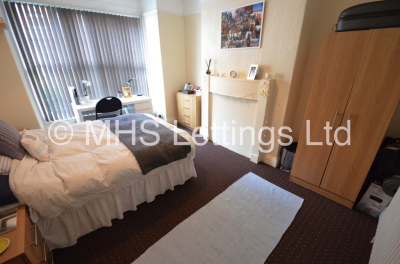 Thumbnail photo of 5 Bedroom Mid Terraced House in 21 Hessle Mount, Leeds, LS6 1EP