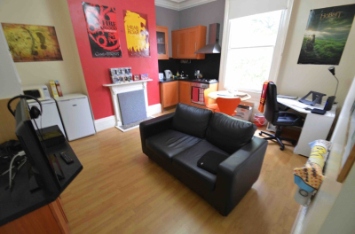 Thumbnail photo of 1 Bedroom Flat in Flat 3, 22 Brudenell Road, Leeds, LS6 1BD