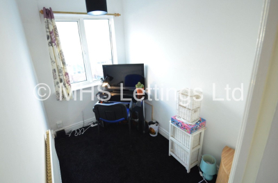 Thumbnail photo of 2 Bedroom Mid Terraced House in 9 Park View Avenue, Leeds, LS4 2LH