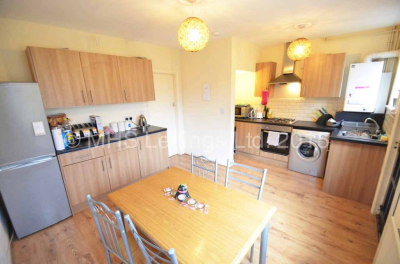 Thumbnail photo of 2 Bedroom Mid Terraced House in 20 Park View Avenue, Leeds, LS4 2LH