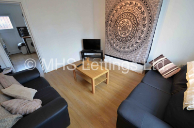 Thumbnail photo of 2 Bedroom Mid Terraced House in 5 Park View Avenue, Leeds, LS4 2LH