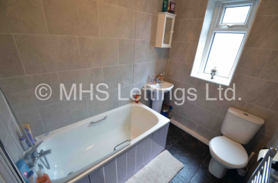 Thumbnail photo of 2 Bedroom Mid Terraced House in 5 Park View Avenue, Leeds, LS4 2LH