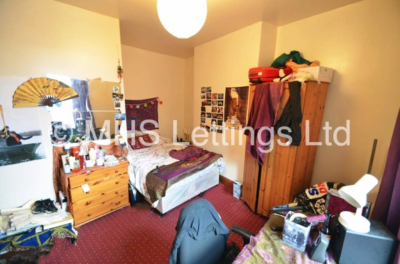 Thumbnail photo of 8 Bedroom End Terraced House in 1 Hill Top Street, Leeds, LS6 1NW