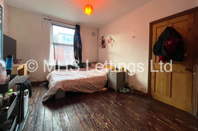 Thumbnail photo of 2 Bedroom Mid Terraced House in 20 Thornville Terrace, Leeds, LS6 1JT