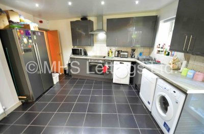 Thumbnail photo of 3 Bedroom End Terraced House in 52a Victoria Road, Leeds, LS6 1DL