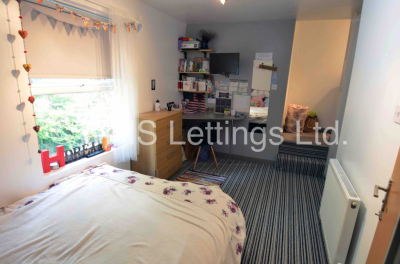 Thumbnail photo of 3 Bedroom End Terraced House in 52a Victoria Road, Leeds, LS6 1DL