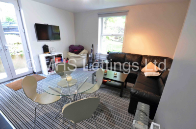 Thumbnail photo of 3 Bedroom End Terraced House in 52a Victoria Road, Leeds, LS6 1DL