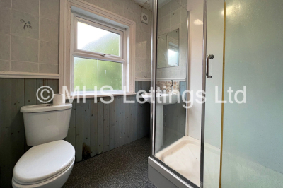 Thumbnail photo of 9 Bedroom Mid Terraced House in 14 Ash Grove, Leeds, LS6 1AY