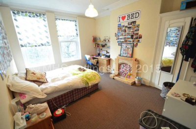 Thumbnail photo of 8 Bedroom Mid Terraced House in 10 Ash Grove, Leeds, LS6 1AY