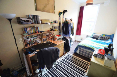Thumbnail photo of 8 Bedroom Mid Terraced House in 10 Ash Grove, Leeds, LS6 1AY