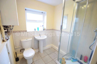 Thumbnail photo of 8 Bedroom Mid Terraced House in 10 Ash Grove, Leeds, LS6 1AY