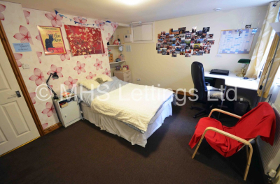 Thumbnail photo of 6 Bedroom Mid Terraced House in 42 Brudenell Mount, Leeds, LS6 1HS