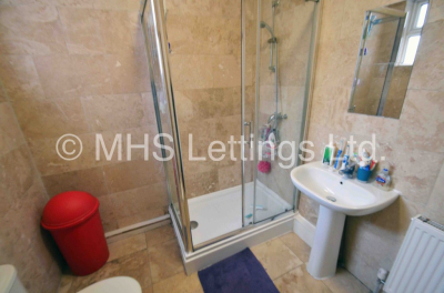 Thumbnail photo of 6 Bedroom Mid Terraced House in 42 Brudenell Mount, Leeds, LS6 1HS