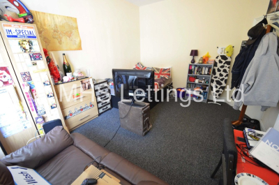 Thumbnail photo of 5 Bedroom Mid Terraced House in 23 Hessle Mount, Leeds, LS6 1EP