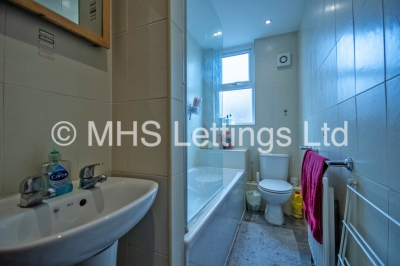 Thumbnail photo of 4 Bedroom Mid Terraced House in 27 Mayville Place, Leeds, LS6 1NE