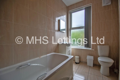 Thumbnail photo of 4 Bedroom Mid Terraced House in 12 Norwood Grove, Leeds, LS6 1DT