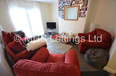 Thumbnail photo of 6 Bedroom Mid Terraced House in 44 Hartley Avenue, Leeds, LS6 2LP