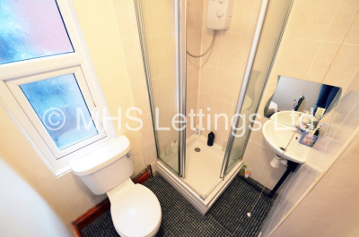 Thumbnail photo of 6 Bedroom Mid Terraced House in 97 Brudenell Road, Leeds, LS6 1JD