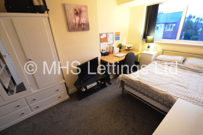 Thumbnail photo of 2 Bedroom Mid Terraced House in 27 Park View Avenue, Leeds, LS4 2LH