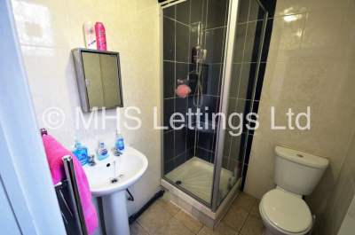 Thumbnail photo of 6 Bedroom Mid Terraced House in 18 Hessle Mount, Leeds, LS6 1EP