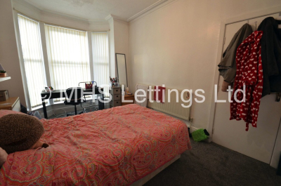 Thumbnail photo of 6 Bedroom Mid Terraced House in 18 Hessle Mount, Leeds, LS6 1EP