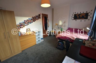 Thumbnail photo of 6 Bedroom Mid Terraced House in 18 Hessle Mount, Leeds, LS6 1EP