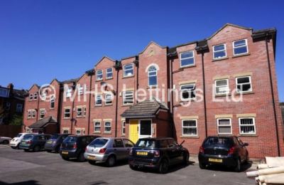 Thumbnail photo of 5 Bedroom Ground Floor Flat in Flat 15, Welton Road, Leeds, LS6 1EE