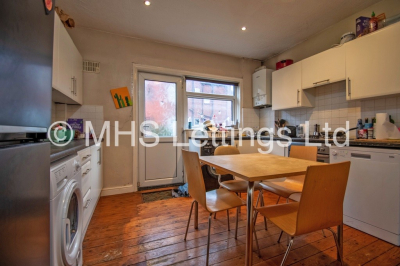 Thumbnail photo of 4 Bedroom Mid Terraced House in 2a Hessle Avenue, Leeds, LS6 1EF