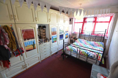 Thumbnail photo of 2 Bedroom Mid Terraced House in 39 Park View Avenue, Leeds, LS4 2LH
