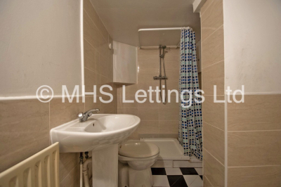 Thumbnail photo of 4 Bedroom End Terraced House in 53 Harold View, Leeds, LS6 1PP