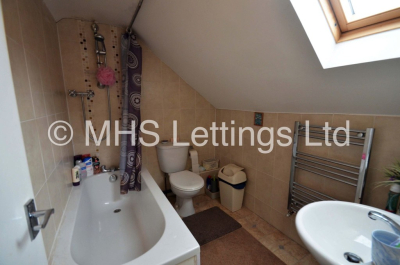 Thumbnail photo of 6 Bedroom Semi-Detached House in 11 Buckingham Road, Leeds, LS6 1BP