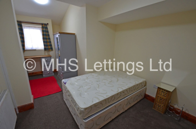 Thumbnail photo of 6 Bedroom Semi-Detached House in 11 Buckingham Road, Leeds, LS6 1BP