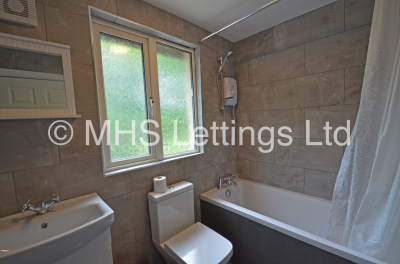 Thumbnail photo of 6 Bedroom Semi-Detached House in 11 Buckingham Road, Leeds, LS6 1BP