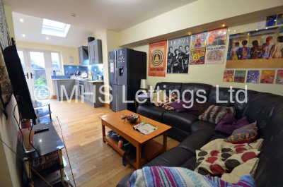 Thumbnail photo of 6 Bedroom Semi-Detached House in 11 Buckingham Road, Leeds, LS6 1BP