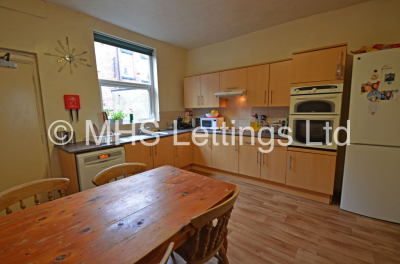 Thumbnail photo of 4 Bedroom Mid Terraced House in 7 Norwood Place, Leeds, LS6 1DY