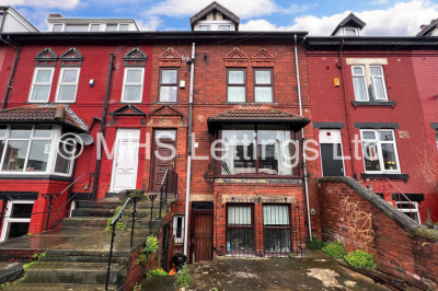 Thumbnail photo of 4 Bedroom Mid Terraced House in 5 Wrangthorn Place, Leeds, LS6 1HB