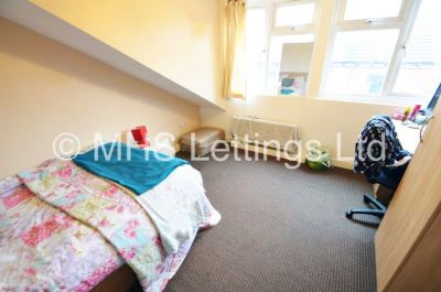 Thumbnail photo of 3 Bedroom Mid Terraced House in 17 Thornville Terrace, Leeds, LS6 1JT