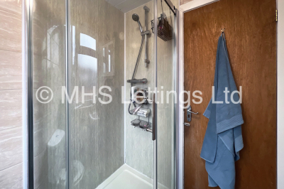 Thumbnail photo of 3 Bedroom Mid Terraced House in 17 Thornville Terrace, Leeds, LS6 1JT