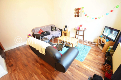 Thumbnail photo of 3 Bedroom Mid Terraced House in 17 Thornville Terrace, Leeds, LS6 1JT