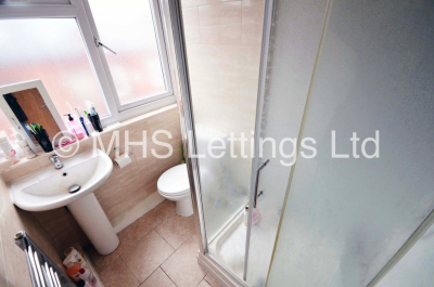 Thumbnail photo of 3 Bedroom Mid Terraced House in 17 Thornville Terrace, Leeds, LS6 1JT