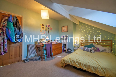 Thumbnail photo of 4 Bedroom Mid Terraced House in 7 Hartley Grove, Leeds, LS6 2LD