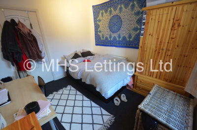 Thumbnail photo of 6 Bedroom Mid Terraced House in 48 Brudenell Mount, Leeds, LS6 1HS